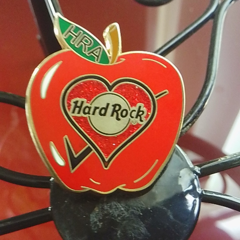 Hard Rock Cafe HRA Apple Pin
